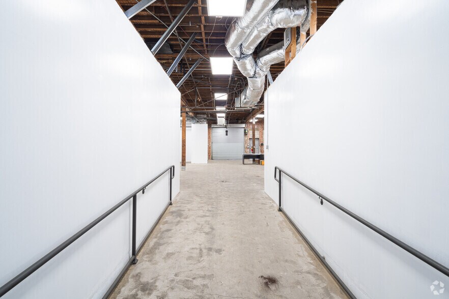 More Photos Of 2614 Crenshaw Blvd, Los Angeles Loft Creative Space For Lease