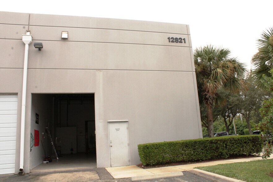 More Photos Of 12821 Commerce Lakes Dr, Fort Myers Industrial For Sale