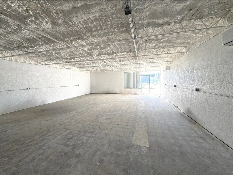 More Photos Of 3310 Stringfellow Rd, Saint James City General Retail For Lease