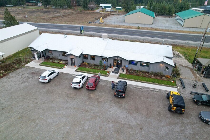 Primary Photo Of 802 S Shore Diamond Lake Rd, Newport Restaurant For Sale