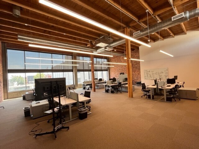 More Photos Of 1816 Walnut St, Kansas City Office For Sale