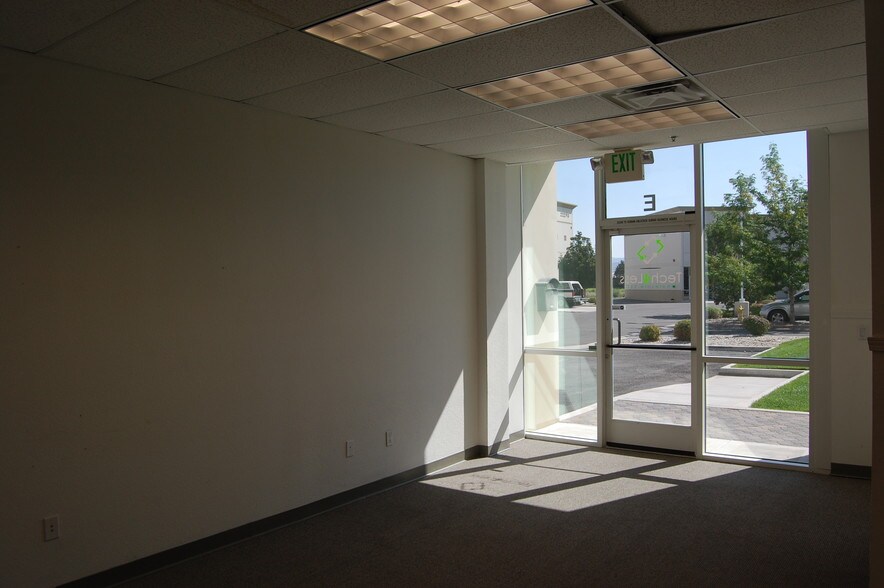More Photos Of 2222 Park Pl, Minden Warehouse For Sale