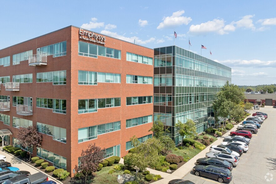 More Photos Of 12 Gill St, Woburn Office For Lease