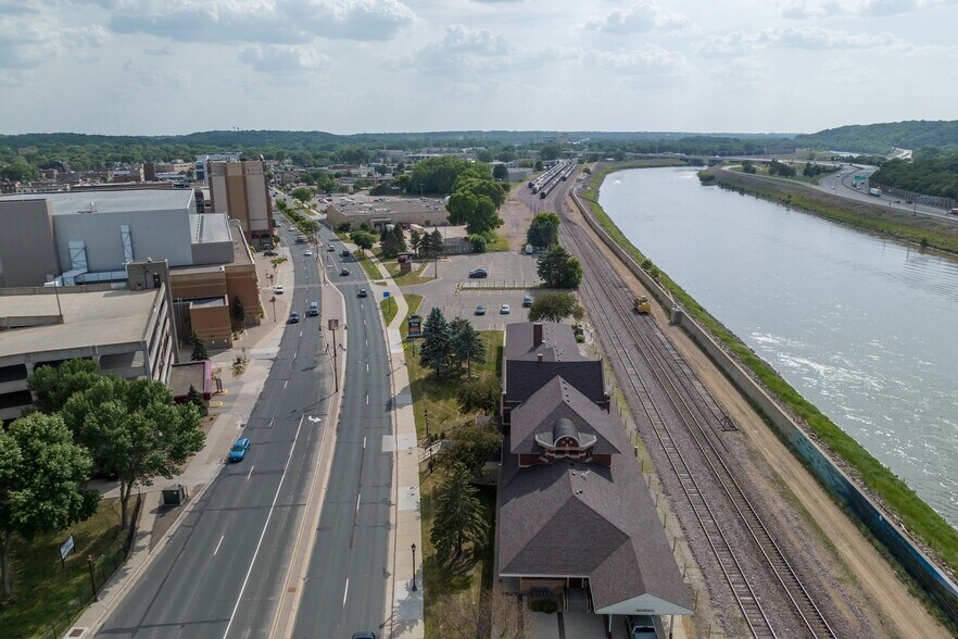 More Photos Of 112-142 S Riverfront Dr, Mankato Office For Lease
