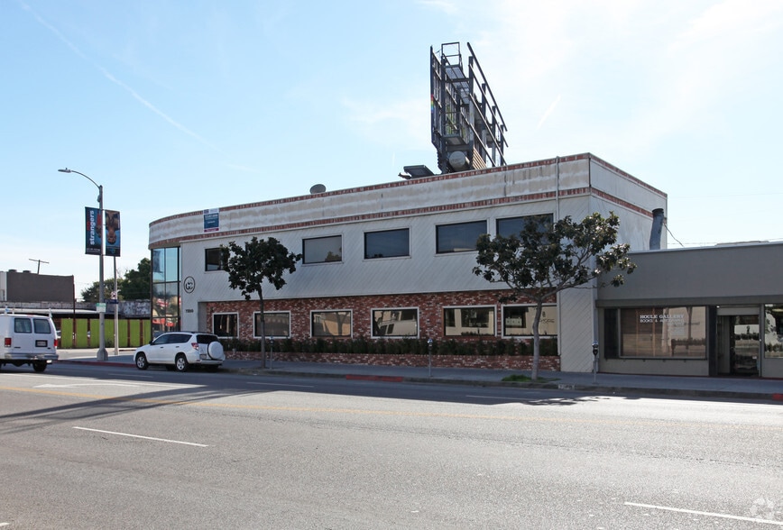 More Photos Of 7250 Beverly Blvd, Los Angeles Office For Lease