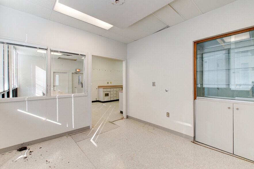 More Photos Of 3981 Ridgemont Dr, Abilene Storefront Retail Office For Sale