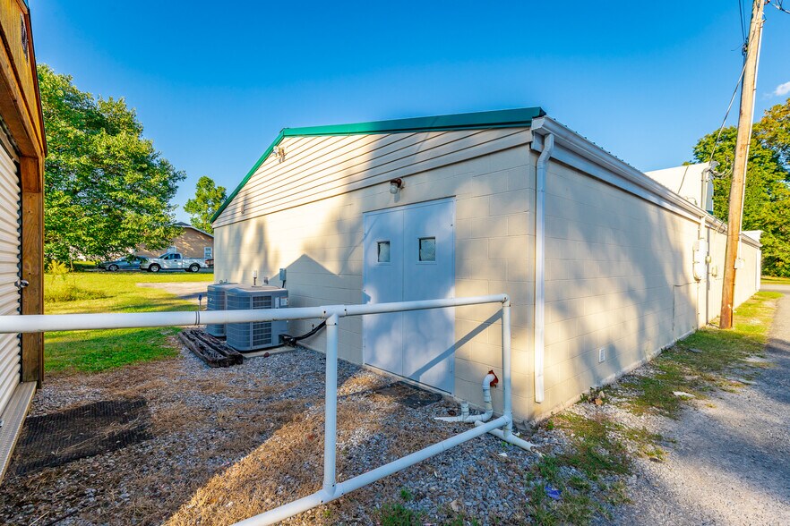 More Photos Of 15781 Rankin Ave, Dunlap Freestanding For Sale