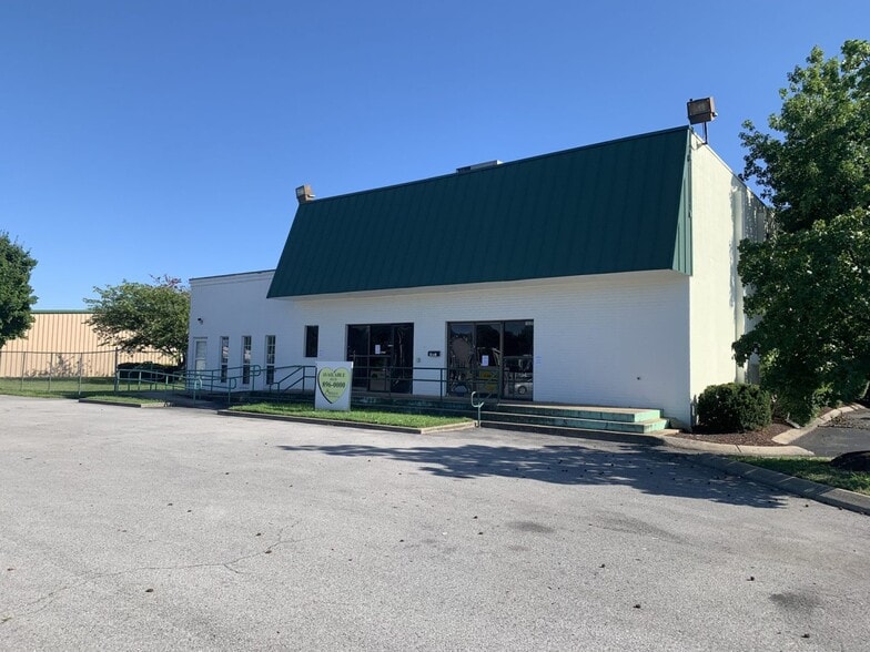 More Photos Of 1645-1647 Middle Tennessee Blvd, Murfreesboro Light Manufacturing For Lease