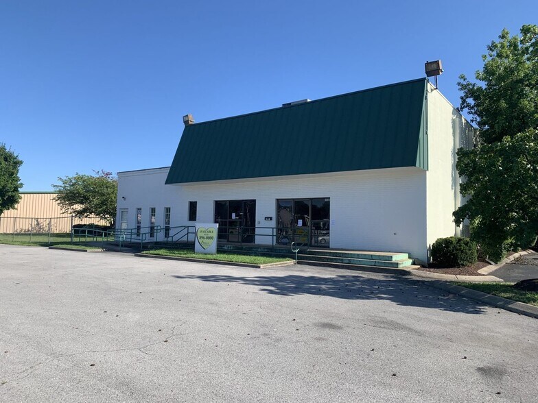 More Photos Of 1645-1647 Middle Tennessee Blvd, Murfreesboro Light Manufacturing For Lease