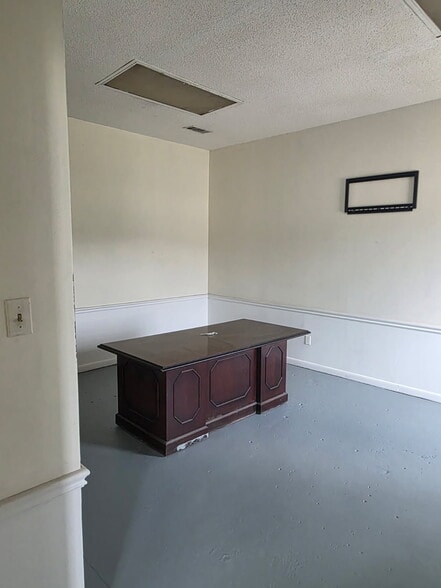 More Photos Of 543 S Craft Hwy, Mobile Warehouse For Lease