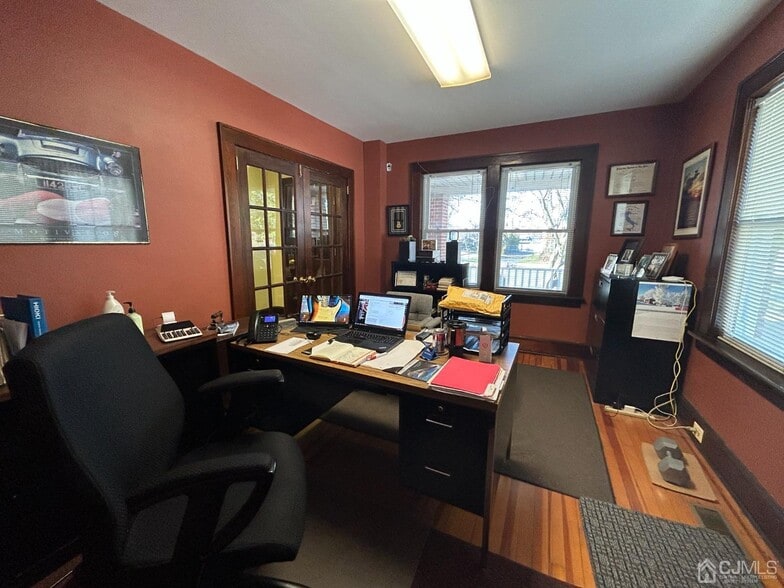 More Photos Of 227 Main St, Woodbridge Office For Sale