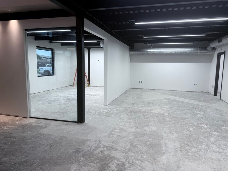 More Photos Of 410 E Church St, Lewisville Showroom For Sale