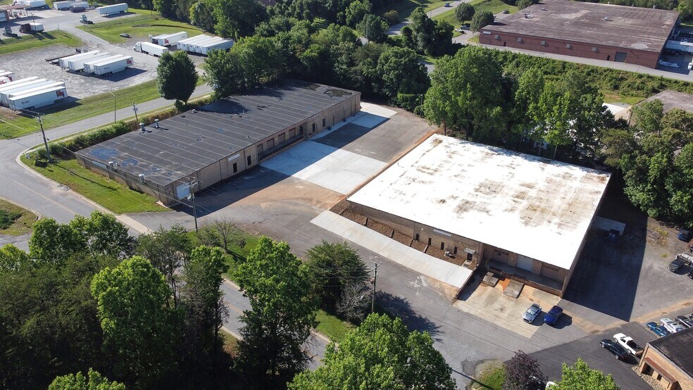 More Photos Of 3350 20th Ave SE, Newton Industrial For Sale