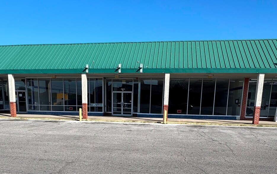 More Photos Of 120 Chiefs Way, Pensacola Freestanding For Lease