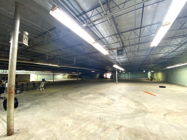 More Photos Of 1212 F.R. Huff Dr, St Matthews Industrial For Sale