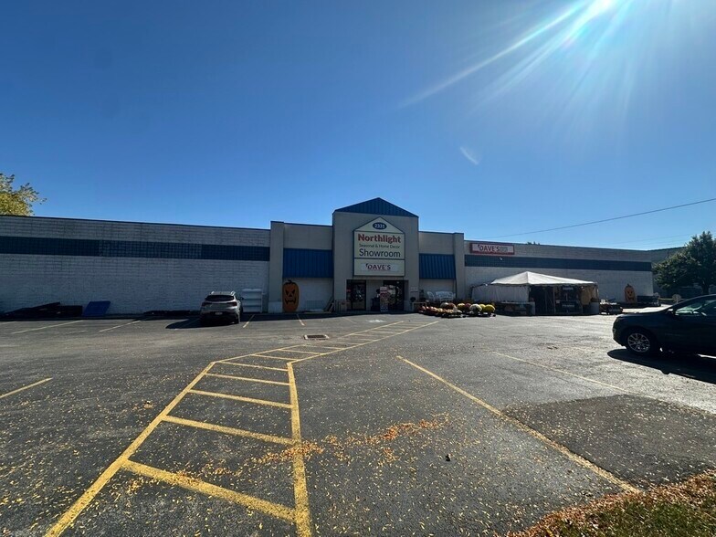 Primary Photo Of 2331 Union Rd, Cheektowaga Freestanding For Sale