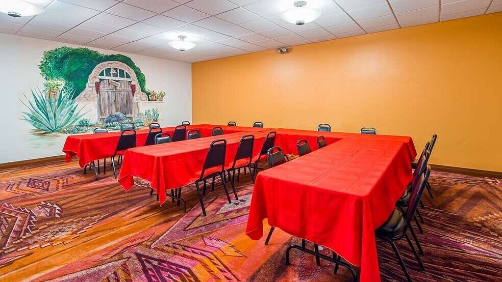 More Photos Of 1765 S Main St, Las Cruces Hotel For Sale