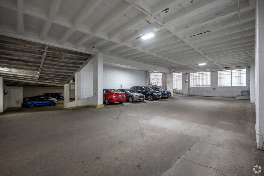 More Photos Of 229 W Saratoga St, Baltimore Parking Garage For Sale