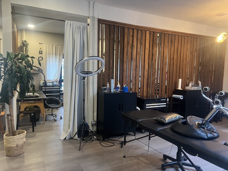 More Photos Of 207 12th Ave SW, Calgary Storefront For Lease