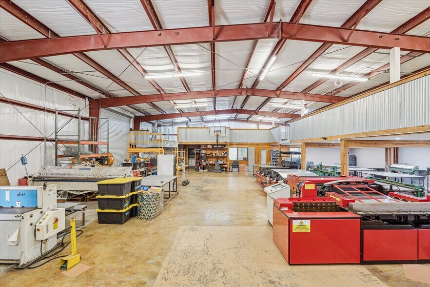 More Photos Of 11126 Timber Crest Dr, Houston Warehouse For Lease