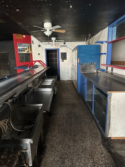 More Photos Of 230 Fox St, Lemoore Restaurant For Sale