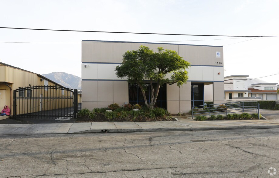 More Photos Of 1819 Dana St, Glendale Manufacturing For Lease