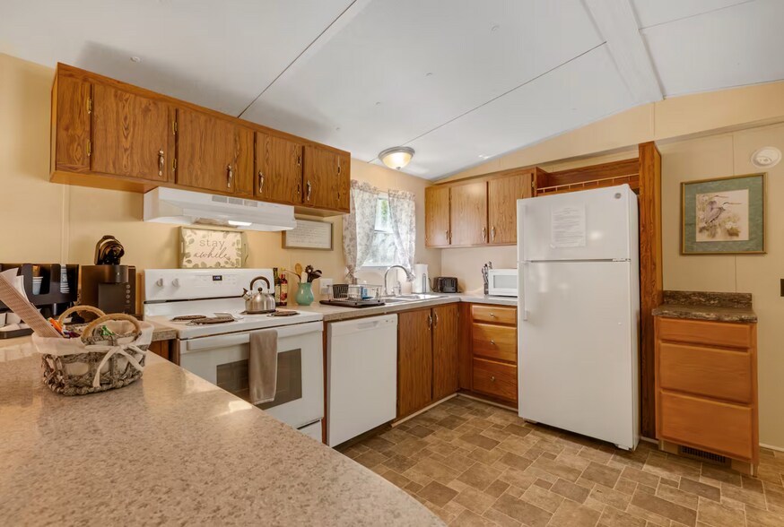 More Photos Of 84-86 Benson Rd, Travelers Rest Specialty For Sale