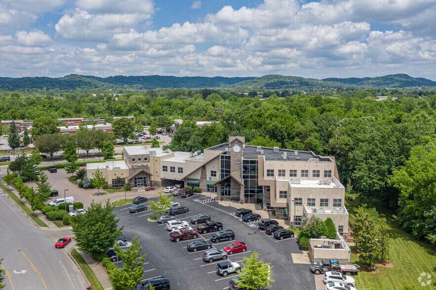 More Photos Of 3310 Aspen Grove Dr, Franklin Medical For Lease