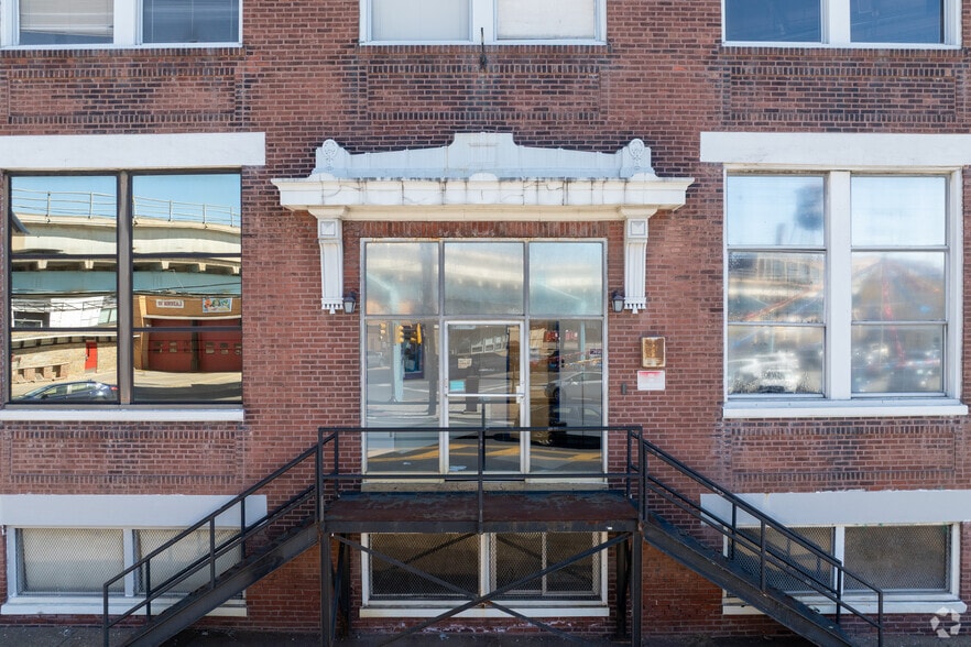 More Photos Of 3775 Kensington Ave, Philadelphia Light Distribution For Lease