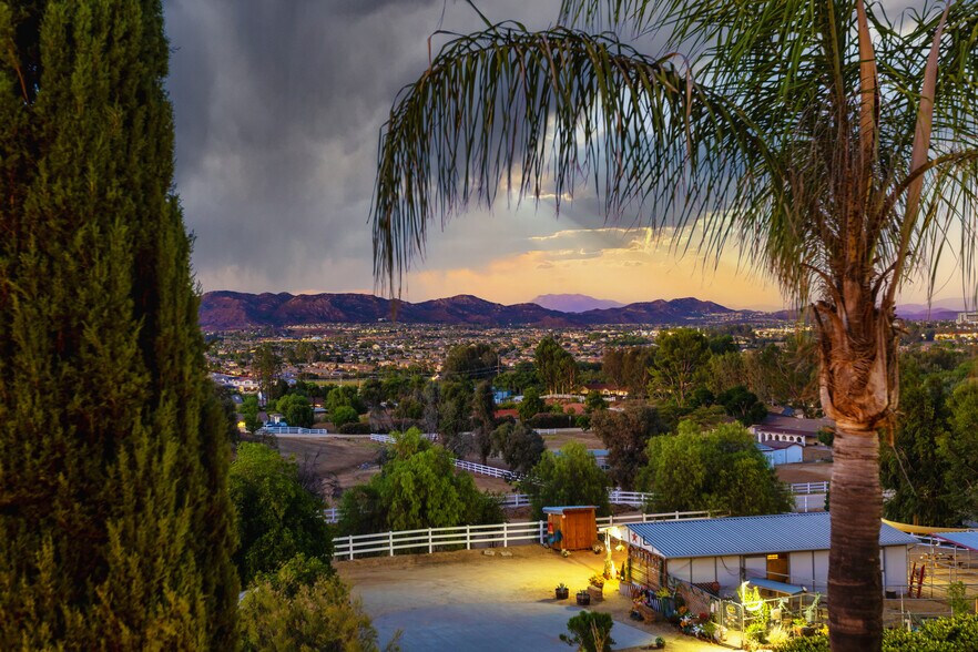 More Photos Of 22053 Highland St, Wildomar Specialty For Sale