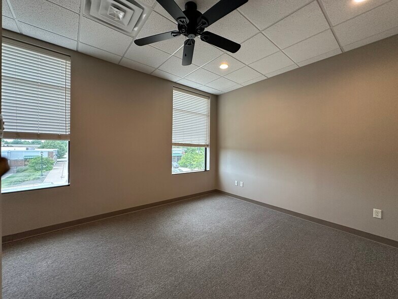 More Photos Of 673 Westbury Dr, Iowa City Storefront Retail Office For Sale