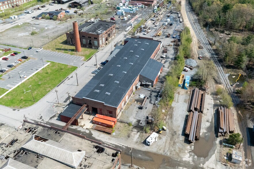 More Photos Of 1400 Iron Horse Park, North Billerica Warehouse For Lease