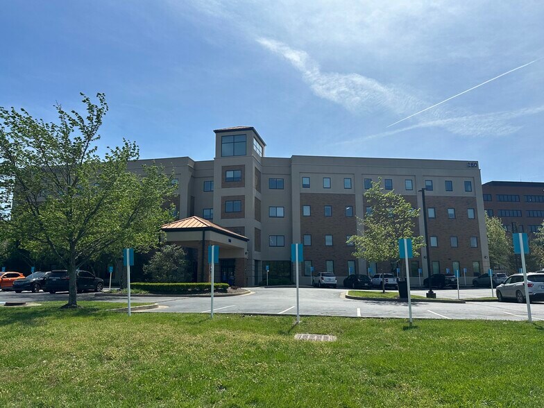 More Photos Of 160 N Eagle Creek Dr, Lexington Medical For Lease