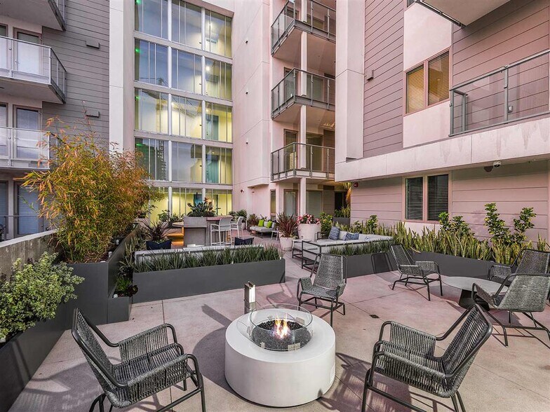 More Photos Of 1110 F St, San Diego Apartments For Lease