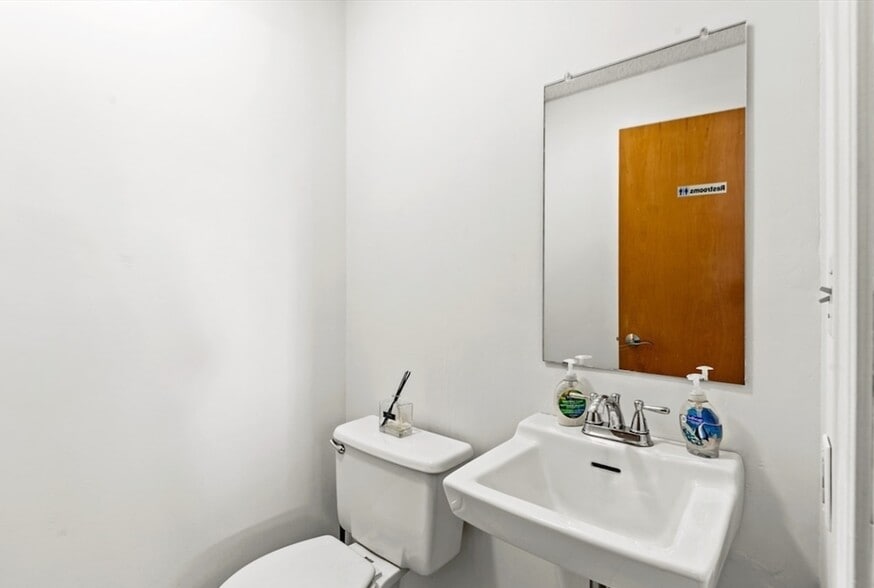 More Photos Of 111 Boston Post Rd, Sudbury Office For Sale