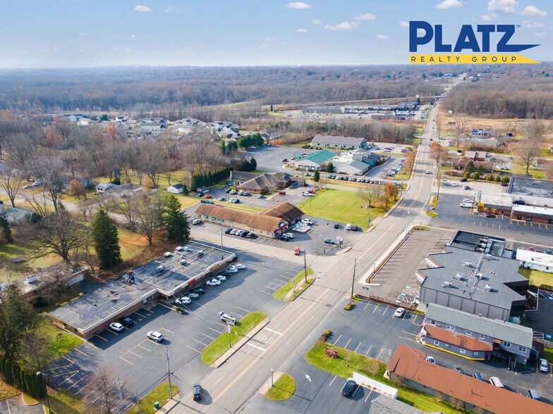 More Photos Of 8024-8028 E Market St, Warren General Retail For Lease
