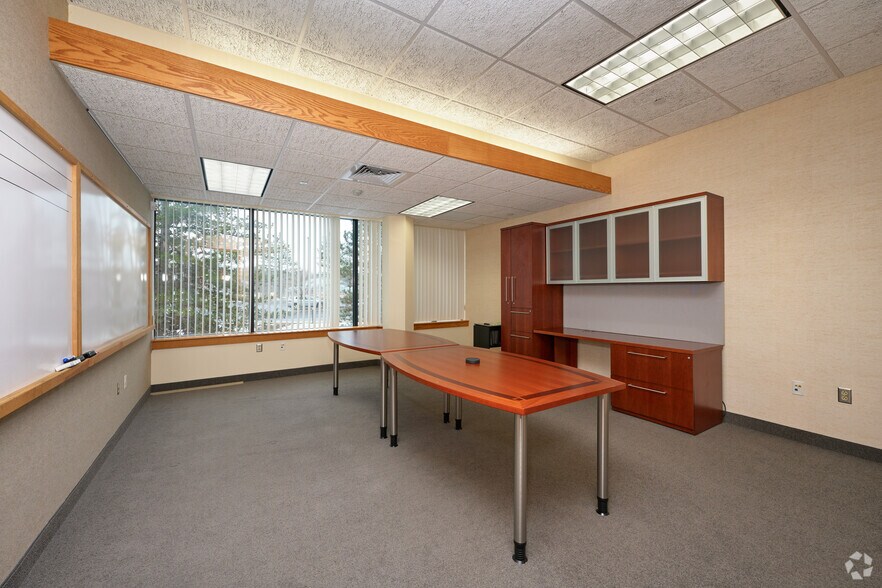 More Photos Of 1 Redcom Ctr, Victor Medical For Lease