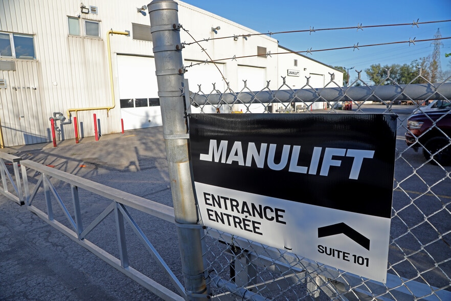 More Photos Of 1396 Windmill Ln, Ottawa Industrial For Sale