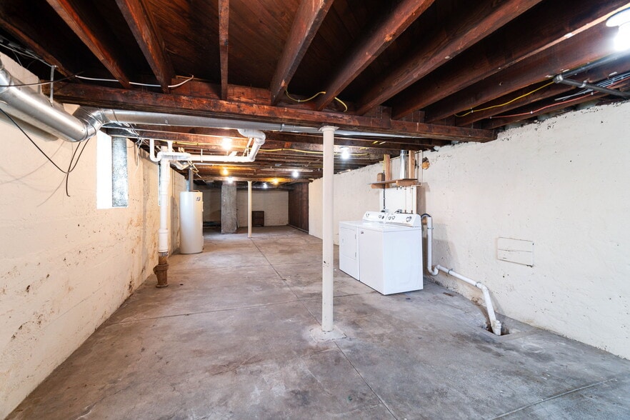 More Photos Of 153 S 17th St, Columbus Multifamily For Sale