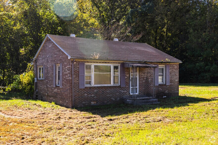 Primary Photo Of 2301 Roane State Hwy, Harriman Office For Sale