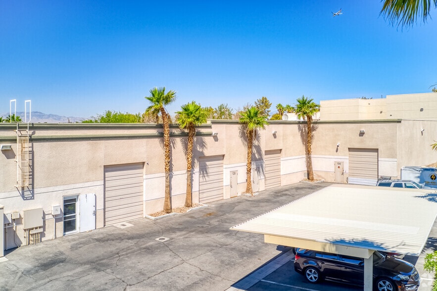 More Photos Of 2012 W Sunset Rd, Henderson Light Manufacturing For Lease