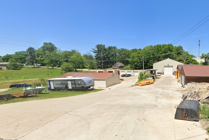 More Photos Of 295 Water St, Wadsworth Warehouse For Sale