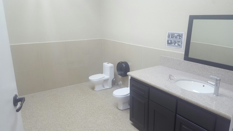 More Photos Of 2755 Flat Shoals Rd, College Park Daycare Center For Sale