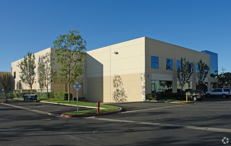 More Photos Of 30412 Esperanza, Rancho Santa Margarita Warehouse For Lease