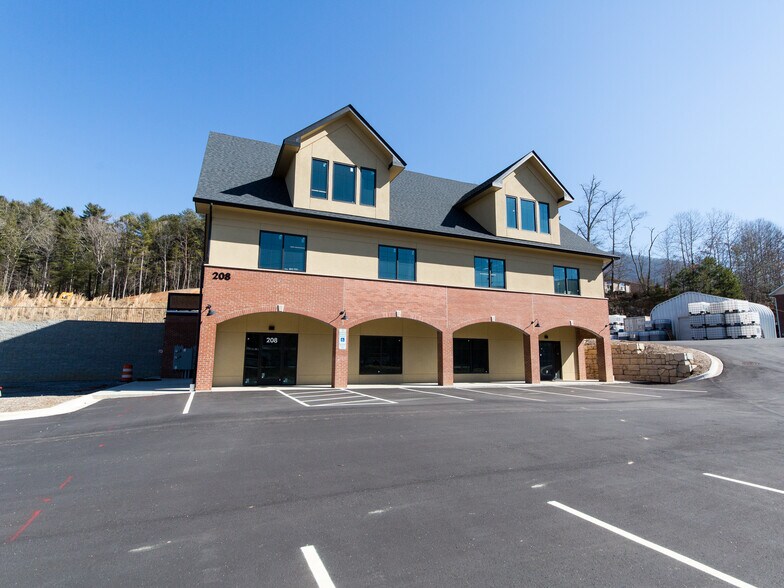 More Photos Of 208 Charlotte Hwy, Asheville Medical For Sale
