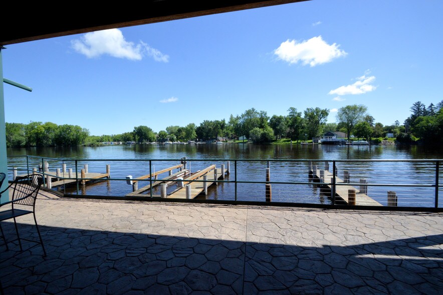 More Photos Of 204 Wolf River Dr, Fremont Marina For Sale