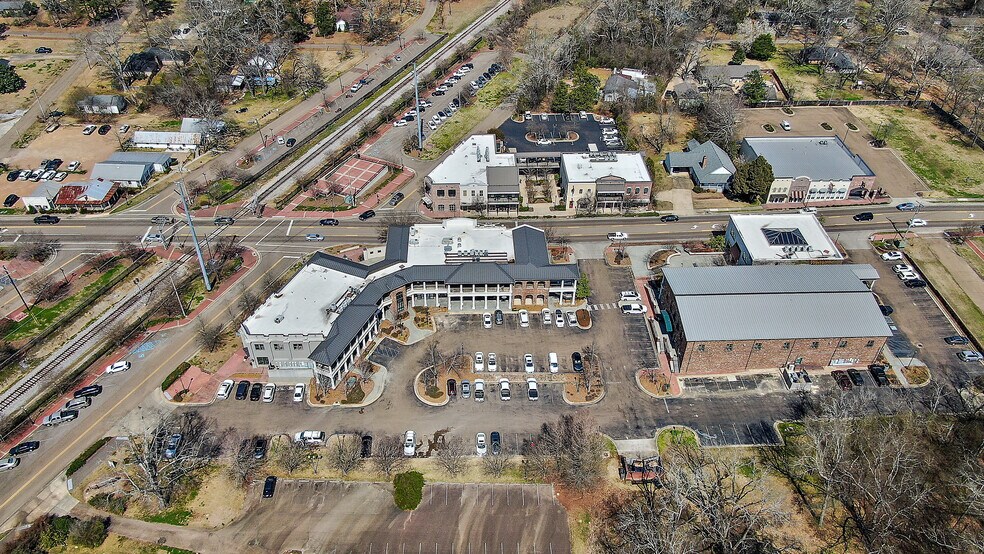 More Photos Of 113-115 W Jackson Ave, Ridgeland Unknown For Lease