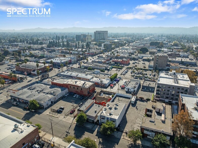 More Photos Of 6451-6453 Van Nuys Blvd, Van Nuys Storefront For Lease