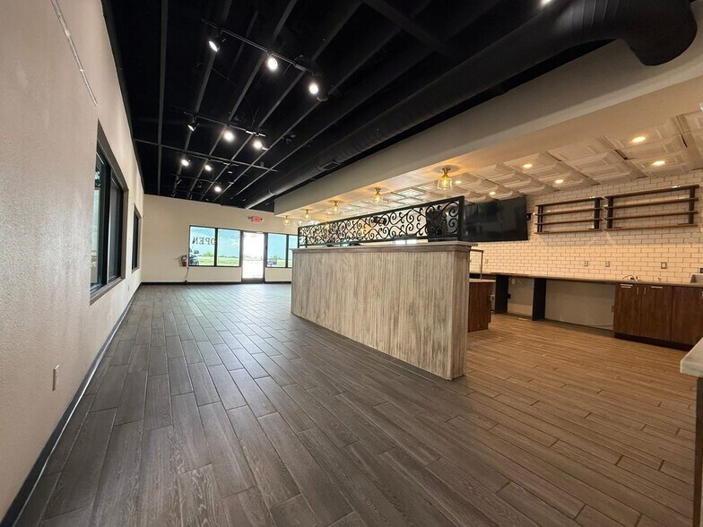 More Photos Of 1259 W I-20 Hwy, Monahans Storefront For Lease