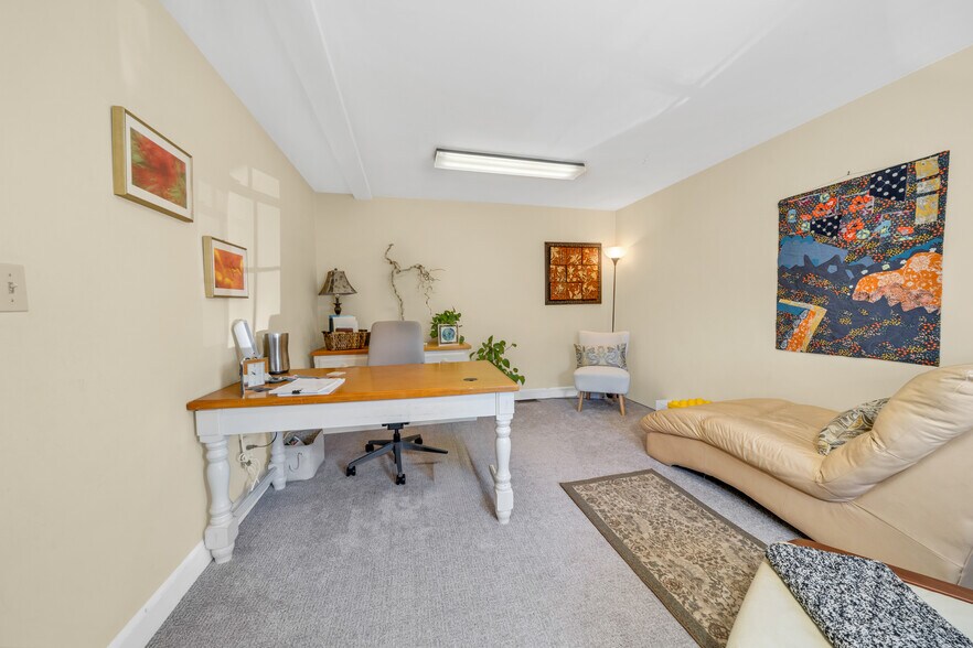 More Photos Of 58 Main St, Topsfield Office For Sale